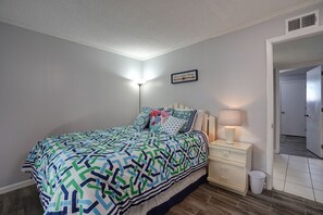 4 bedrooms, free WiFi, bed sheets