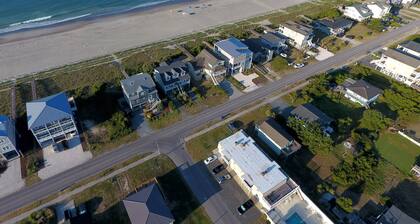 "Shore Beats Work" - 2nd Row Condo w/ Community Pool, 4 Bedrooms / 2 Bathrooms