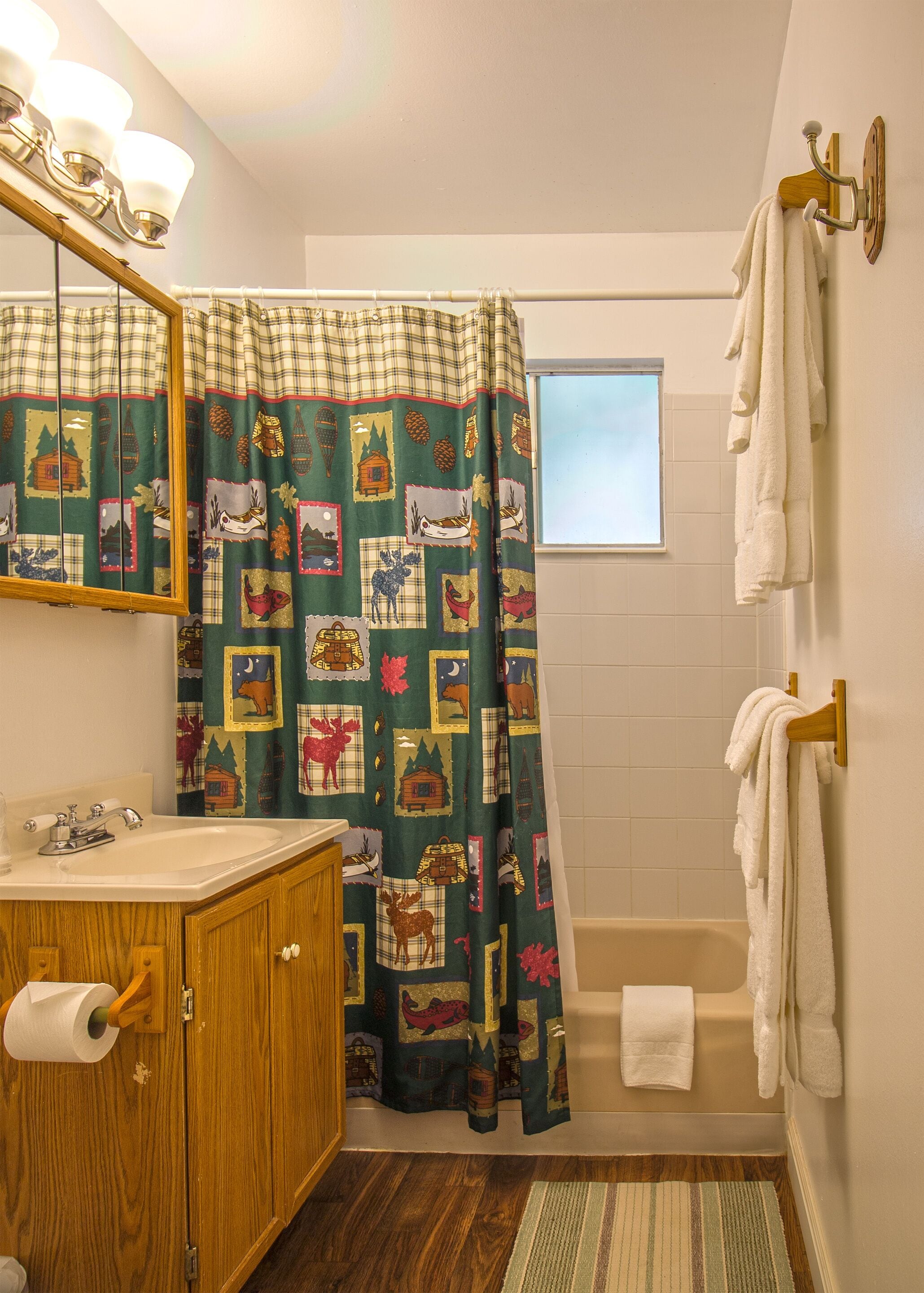 superior suite #8 | bathroom | combined shower/bathtub, free toiletries, hair dryer, towels