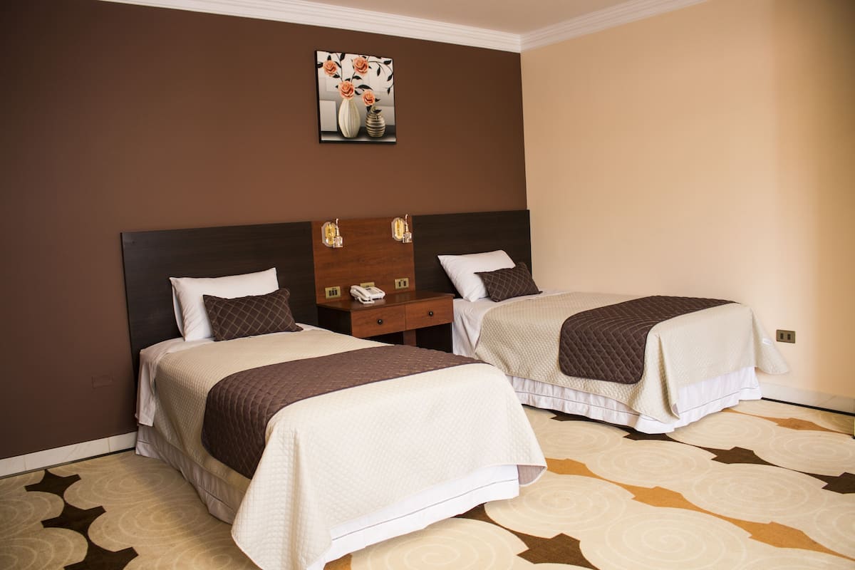 Chambre Standard double | Literie de qualité, couette en duvet, minibar, coffre-fort