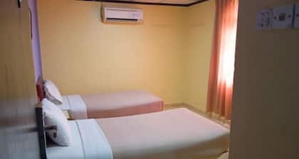 TS Hotel - Taman Rinting