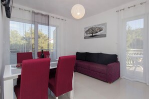 Living area - Apartments Vesna A-2 type 2+2 Grebastica (Grebaštica)