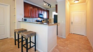 Condo, 3 Bedrooms | Private kitchen - Palm View Place 322615 (Davenport)