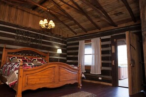 1 bedroom, free WiFi, bed sheets - An Original Smoky Mountain Cabin! This is a ONE OF A KIND! THE NEST! (Sevierville)