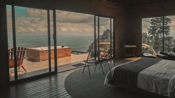 Deluxe Double Room | Minibar, individually decorated, individually furnished, free WiFi