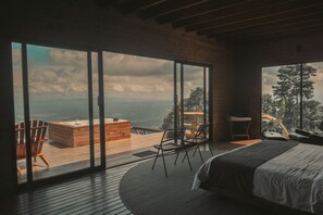 Quarto casal luxo | Frigobar, individualmente decorados, individualmente mobiliados