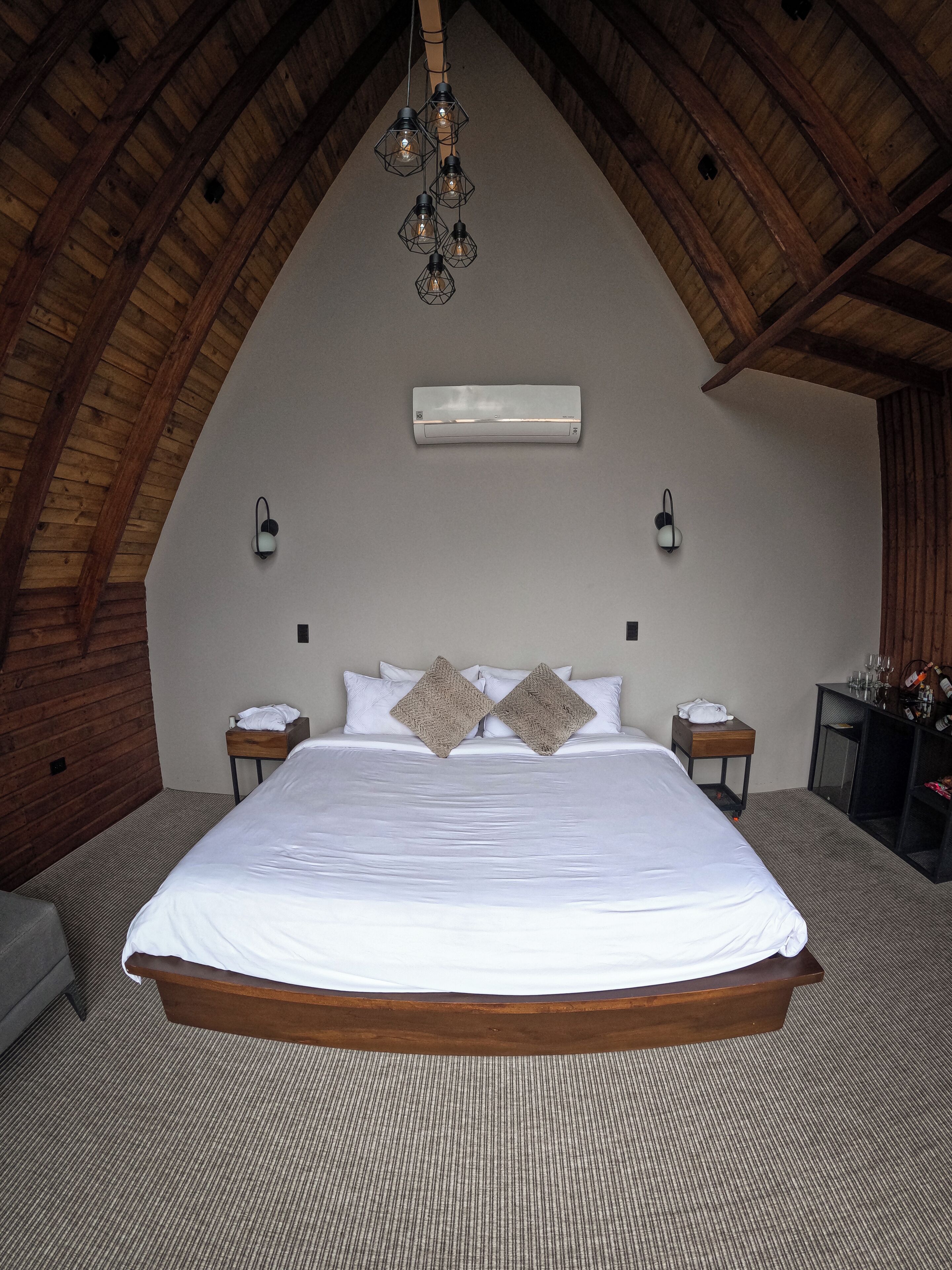 デラックス ルーム | ミニバー、客室ごとに異なる装飾、客室ごとに異なるインテリア、WiFi (無料)