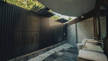 Doppia Deluxe, idromassaggio, vista montagna | Minibar, con stile personalizzato, con arredamento individuale