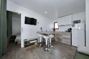 House | Private kitchen | Fridge, microwave, stovetop, espresso maker - Mobile Home Smaragd (Biograd na Moru)