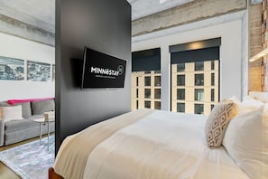 Free WiFi, bed sheets - MINNeSTAY* Sable 304 | North Loop | Target Center (Minneapolis)