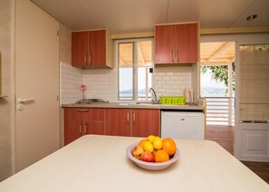 Private kitchen - Mobile Home Frangipani 3 (Biograd na Moru)