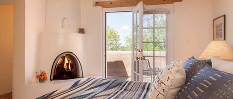 2 soveværelser, pengeskab på værelset, strygejern/strygebræt