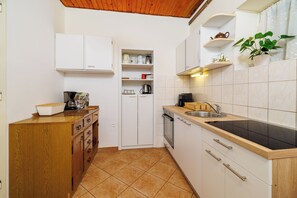 Apartment (A2) | Private kitchen