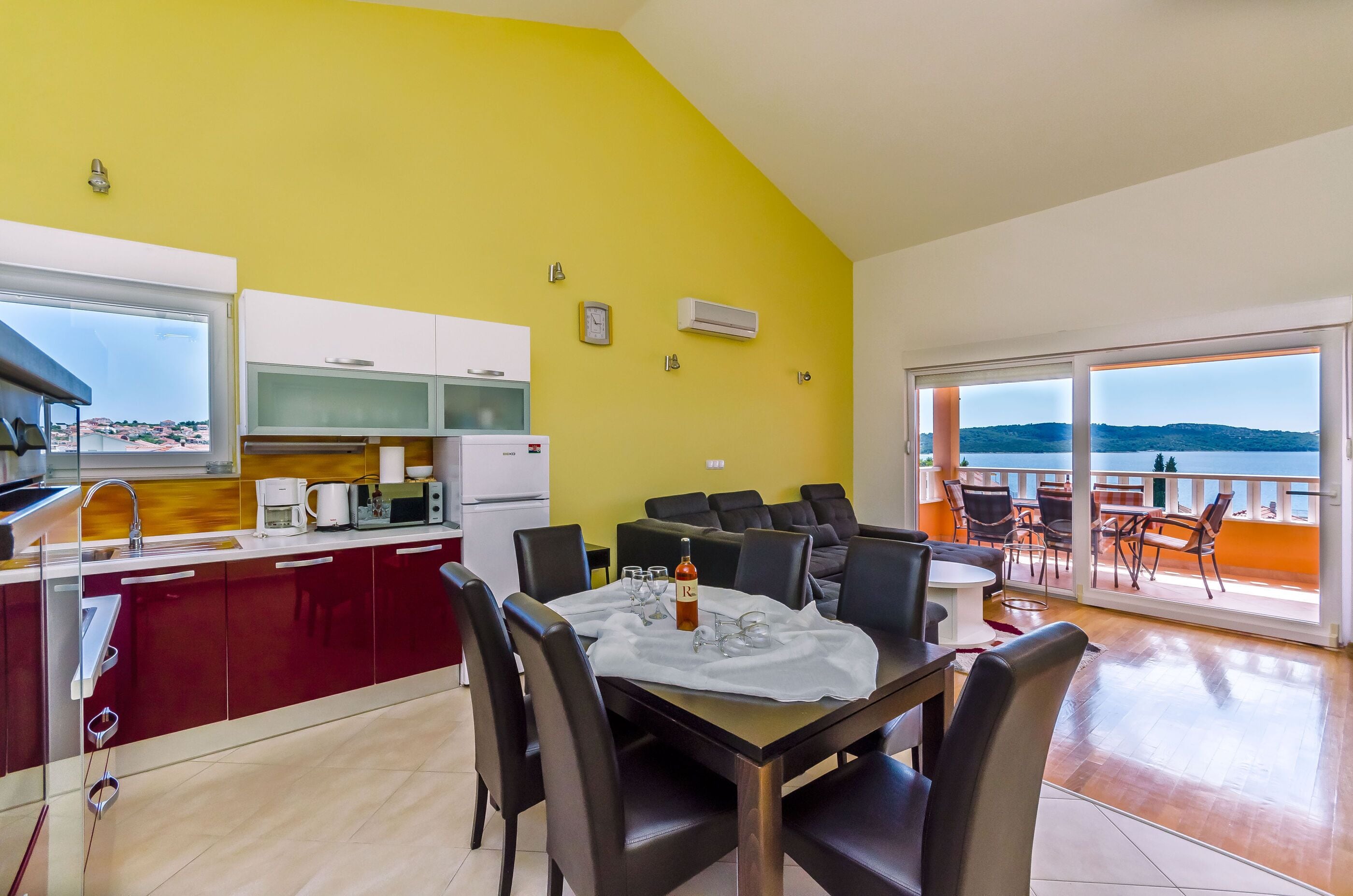 Apartment (A2) | Dining