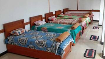 Economy Shared Dormitory | Free WiFi