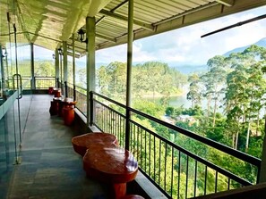 Balcony view - Heaven Motel (Nallathanniya)