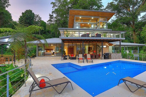 Sea Breeze II Luxury 6 BR Oceanview Estate between Dominical and Manuel Antonio