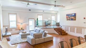 Apartamento, 3 habitaciones | 3 dormitorios y espacio para trabajar con un portátil