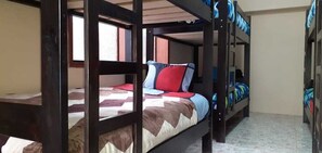 Shared Dormitory, Mixed Dorm, 4 bunk beds (8 people) | 1 habitación y wifi gratis 