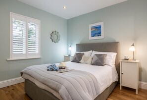 1 bedroom, WiFi, bed sheets - A stunning apartment with breathtaking views, situated in a select development. (Carbis Bay)