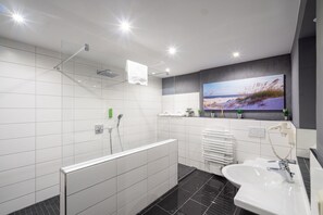 Premium Suite, 1 Bedroom, Accessible, Terrace | Bathroom | Shower, hair dryer, towels, soap - SL'otel im Parforcehaus (Bernburg)