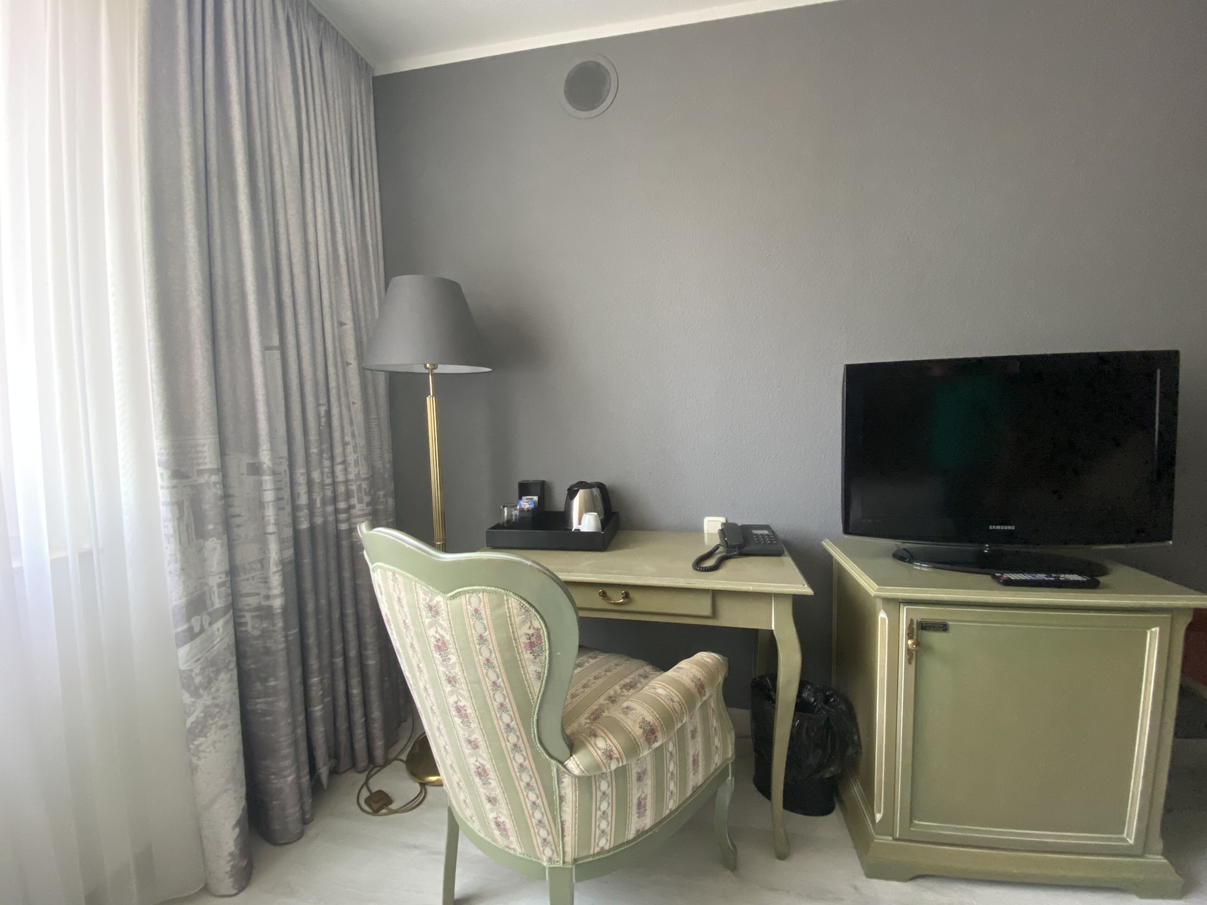 economy double room | living area