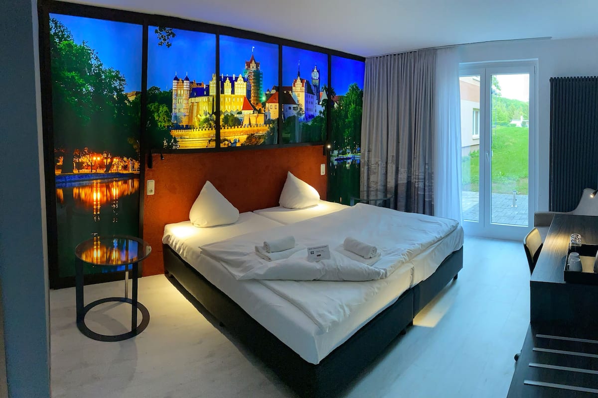 Double Room, Terrace | 1 bedroom, in-room safe, desk, laptop workspace