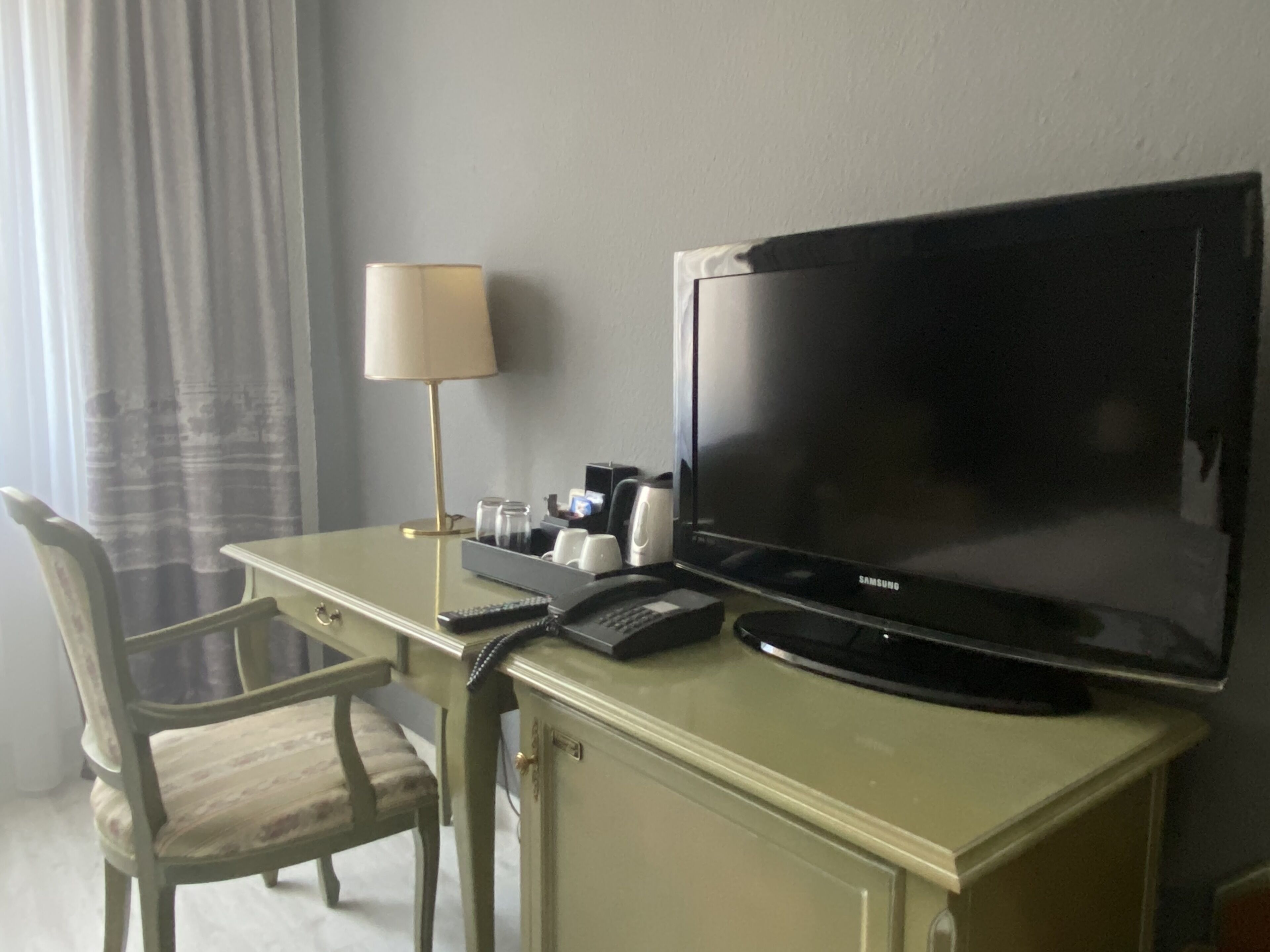 economy single room | living area