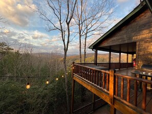 Terrace/patio - Relaxing mountain views, 4 king beds, 3 baths, hot tub, and game room! (Mineral Bluff)