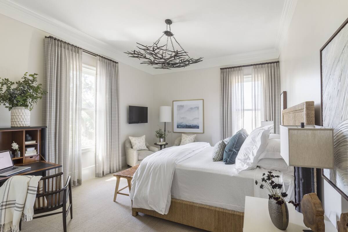 Theron | WiFi (free), individually decorated, individually furnished