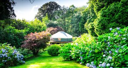 Beautiful waterside historical country house with magnificent garden