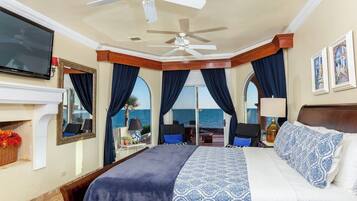 5 bedrooms, desk, iron/ironing board, travel cot