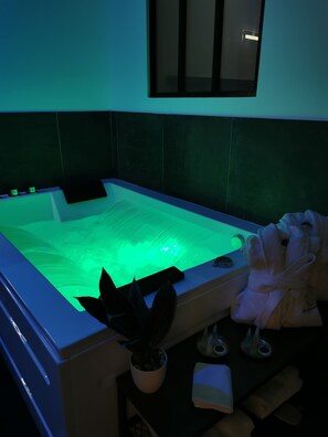 Luxury-Apartment, mit Bad (Le Nid Douillet) | Zimmerausstattung