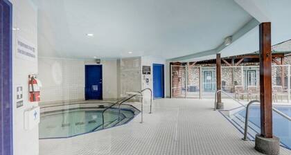 NEUES 3-Zi-Familien-Bergchalet mit beheiztem Außenpool und Whirlpool