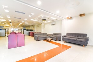 Business centre - Capital O 49041 Hotel Shri Balaji Residency (Kadapa)