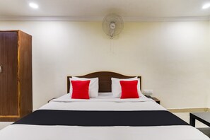 Room - Capital O 49041 Hotel Shri Balaji Residency (Kadapa)