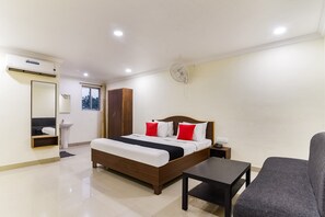 Room - Capital O 49041 Hotel Shri Balaji Residency (Kadapa)