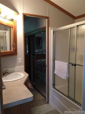 Hair dryer, towels, toilet paper - Adult Summer Camp in the Mountains! (Newland)