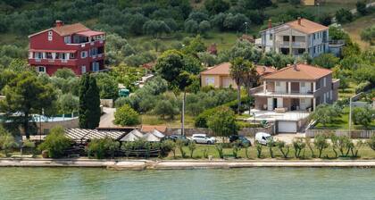Apartments Saphron Beach