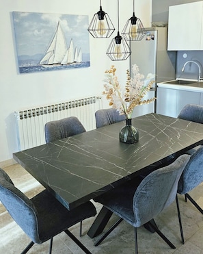 Apartment (A1) | Private kitchen | Fridge, oven, stovetop, dishwasher