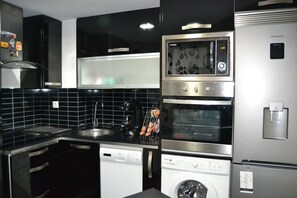 ميكروويف، فرن، موقد طهي مسطح، غسالة أطباق