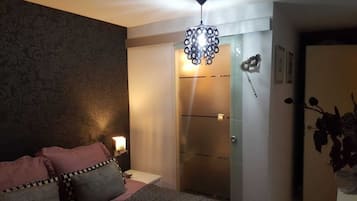 2 dormitorios, tabla de planchar con plancha, wifi y ropa de cama