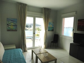 TV, fireplace - "Alkyon" View Luxury Villa in Made (Mades Lygaria)