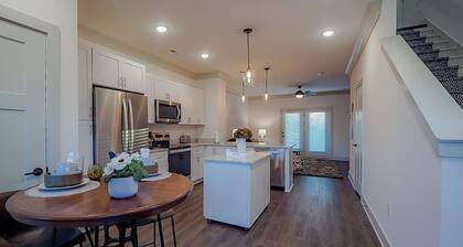 2bd/2bth Walk to Geodis Park! #C