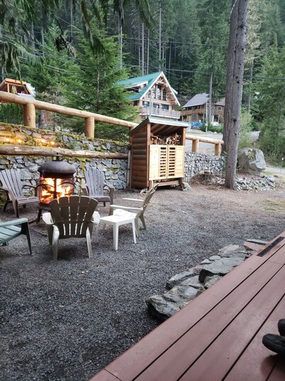 Parkhill Chalet Rental @ Sunshine Valley, BC