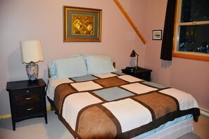 5 bedrooms, travel crib, free WiFi, bed sheets