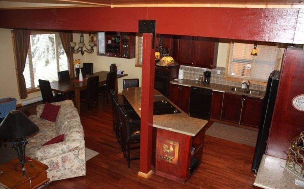 Smart TV, fireplace, DVD player, table football