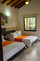 Habitación estándar (With A/C) | Minibar, caja fuerte, cortinas opacas y wifi gratis