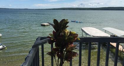 Beautiful Hubbard Lake Waterfront Cottage 1