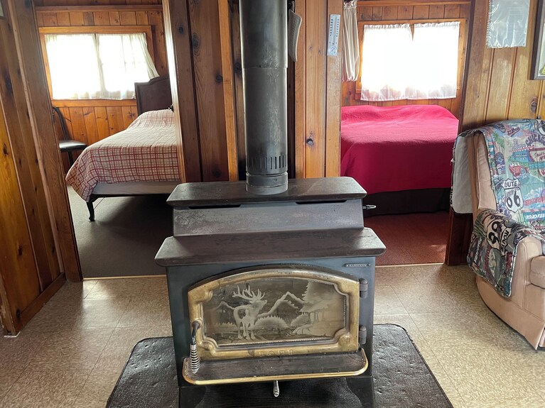 Beautiful Hubbard Lake Waterfront Cottage 1 - Michigan